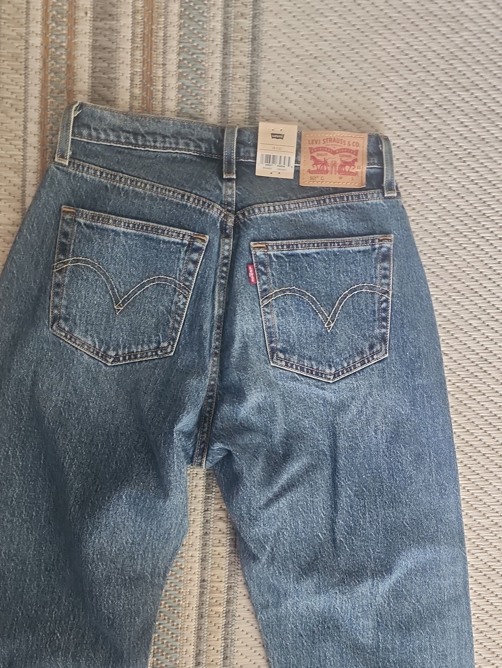 Levi's Women's Relaxed Fit Medium Blue Denim Jeans New W Tags Has Stretch